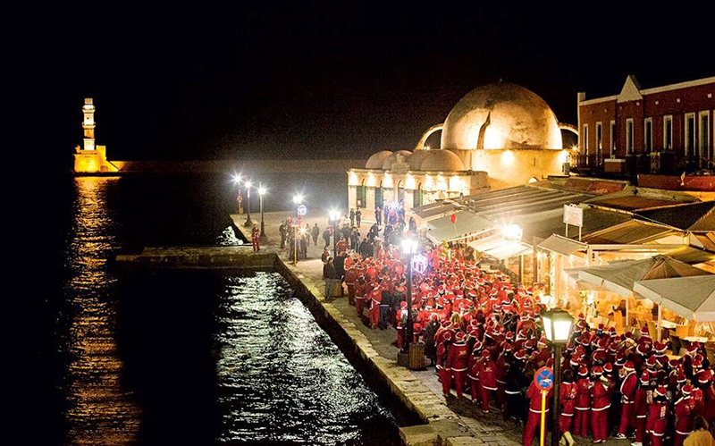 the-santa-run-ends-in-the-old-venetian-port-of-chania-2